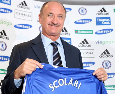 Scolari apresentado no Chelsea