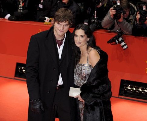 Demi Moore e marido, Ashton Kutcher, na apresentação de «Happy Tears» no Festival de Berlim