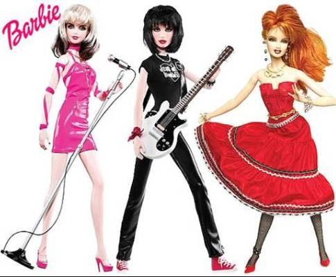 Pop stars dos anos 80 transformadas em bonecas Barbie