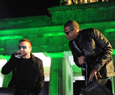 Bono e Jay-Z em Berlim (foto: EPA)