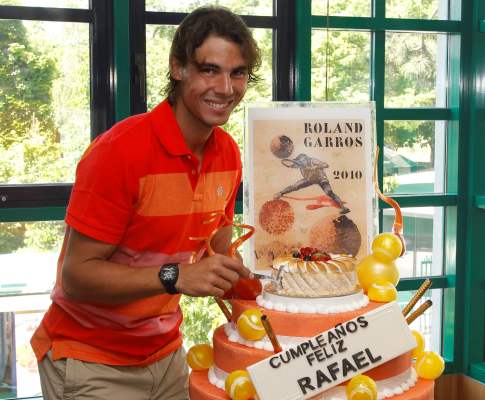 Rafael Nadal celebra 24º aniversário (Reuters)