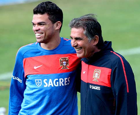 Pepe e Queiroz no treino da selecção