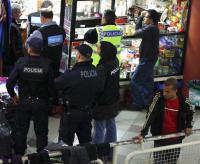 PSP faz rusga no Mercado Levante do Feijó - TVI Notícias