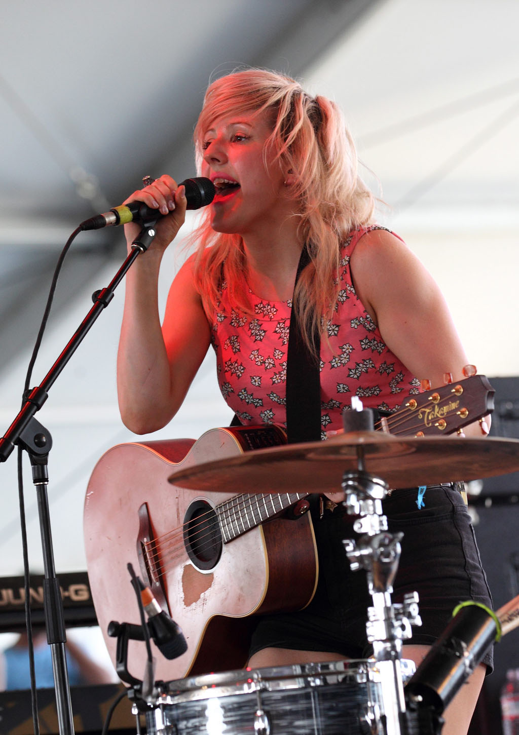 Ellie Goulding no Festival Choachella 2011 (EPA)