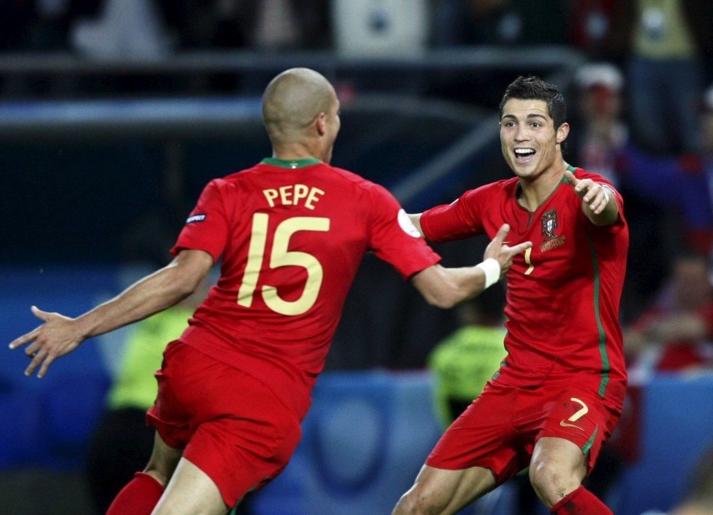 Euro 2008: Portugal-Turquia 2-0 a abrir, golos de Meireles e Pepe