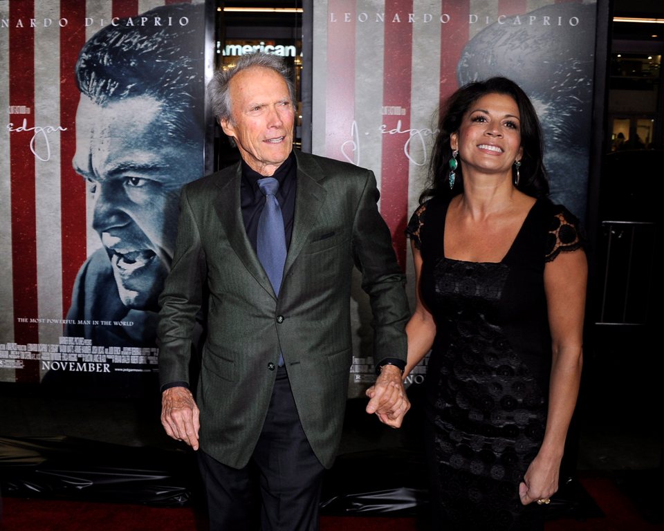 Première de «J. Edgar»: Clint Eastwood e a mulher Dina (foto Lusa/EPA/Paul Buck)