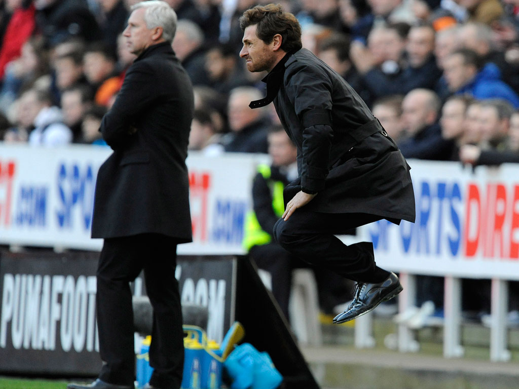 Newcastle vs Chelsea (foto Nigel Roddis/Reuters)