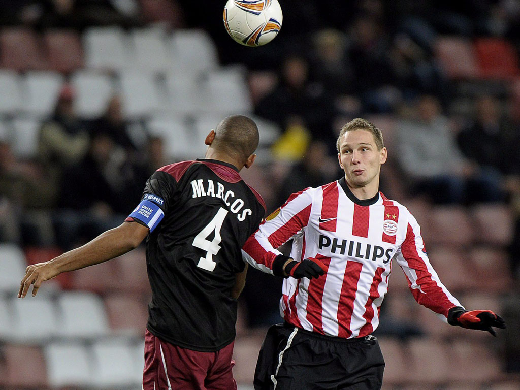 PSV vs Rapid Bucareste (EPA/Marcel Van Hoorn)