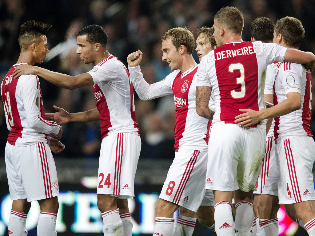 Holanda: Ajax provocou a primeira derrota ao Twente, que se mantém líder