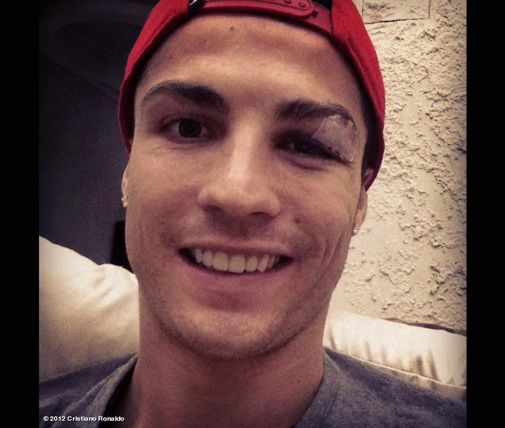Ronaldo publica foto e mensagem para os fãs