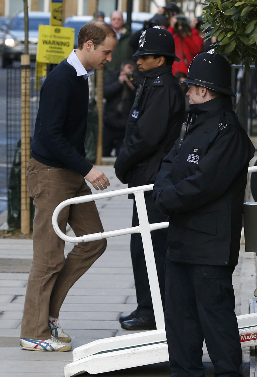 Príncipe William visita Kate no hospital Foto: Reuters