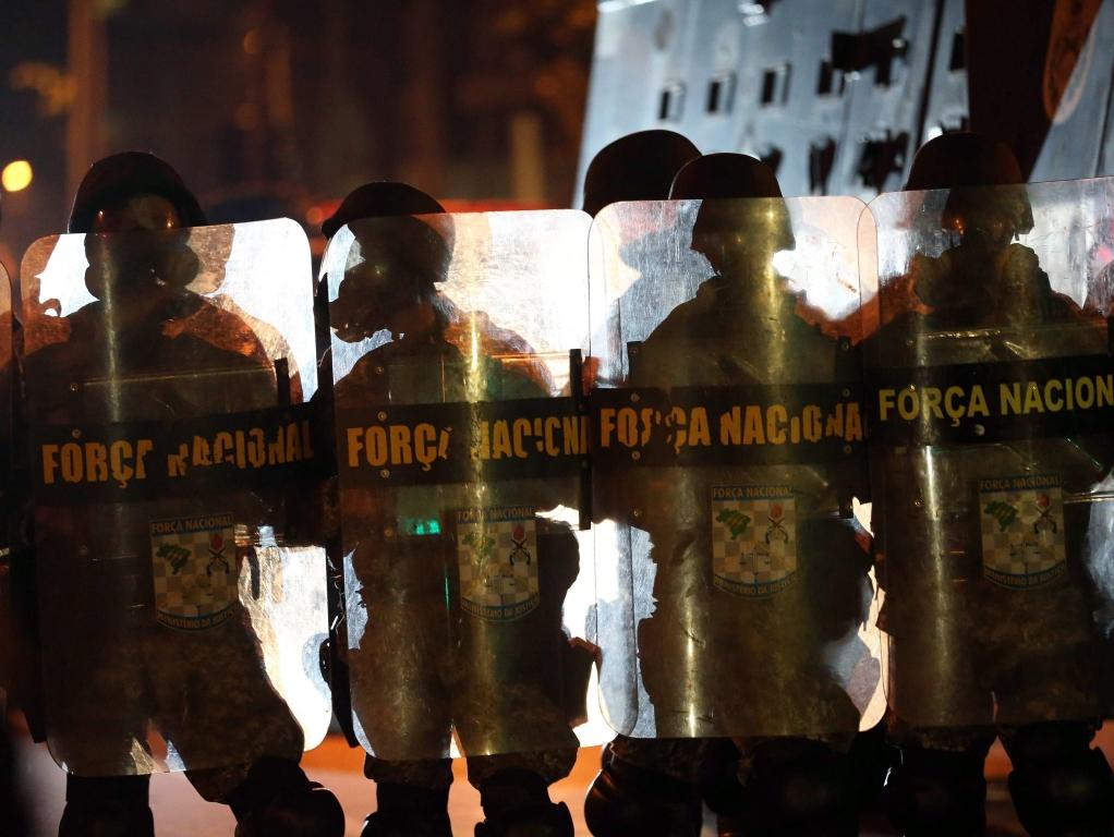 Brasil-Espanha: confrontos entre polícia e adeptos