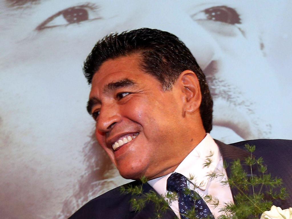 Maradona apresenta filme biográfico em Milão (EPA)