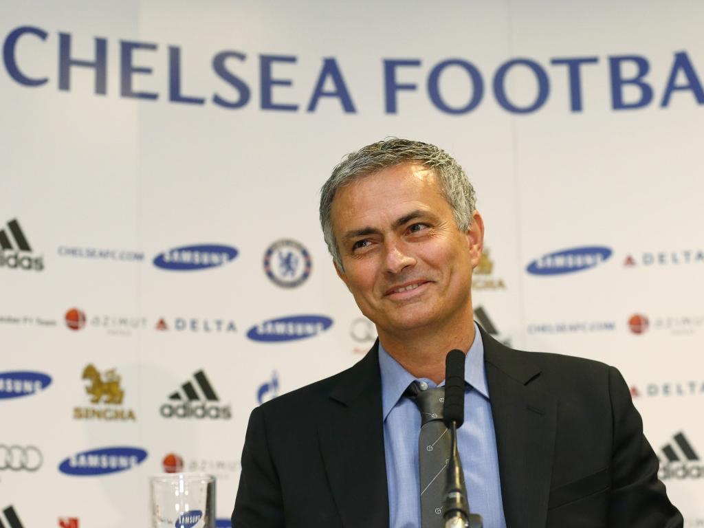 Junho: Mourinho de volta ao Chelsea, agora é «Happy One»