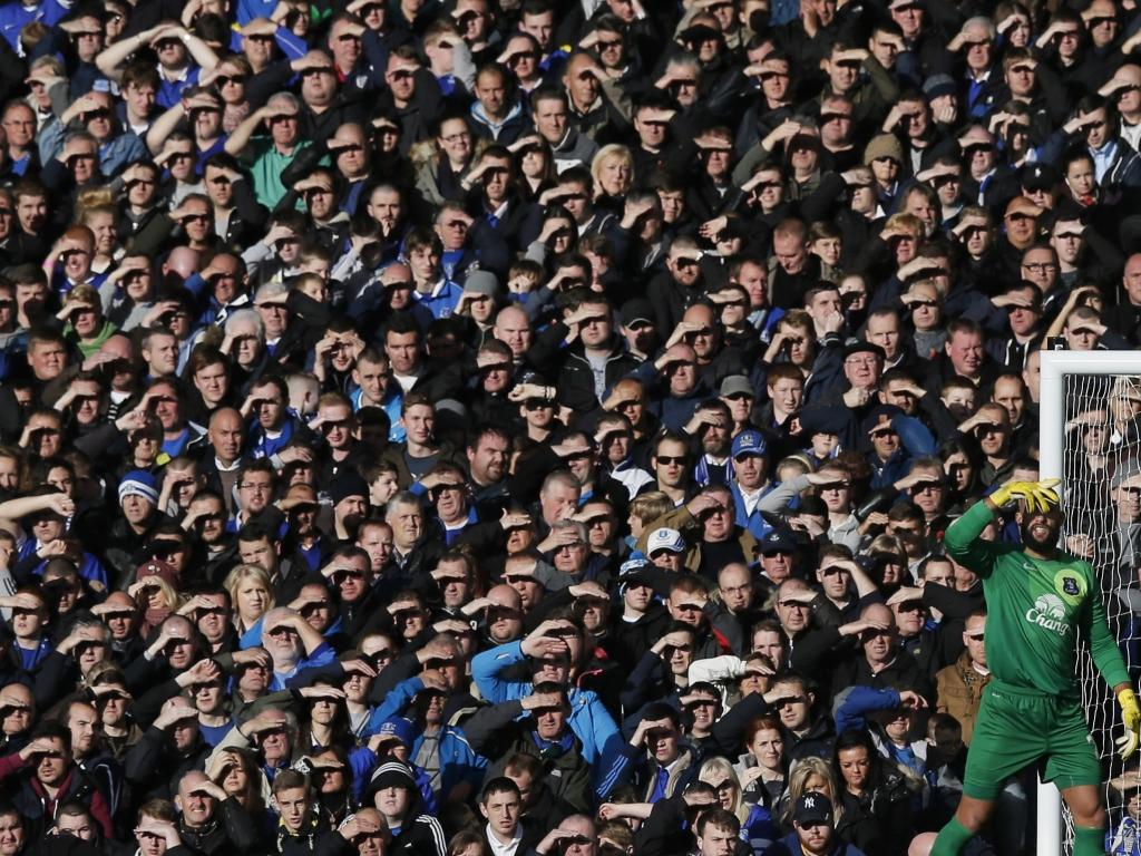 Novembro: grande, grande foto do Everton-Tottenham (há um adepto mais prevenido lá no meio, repare)