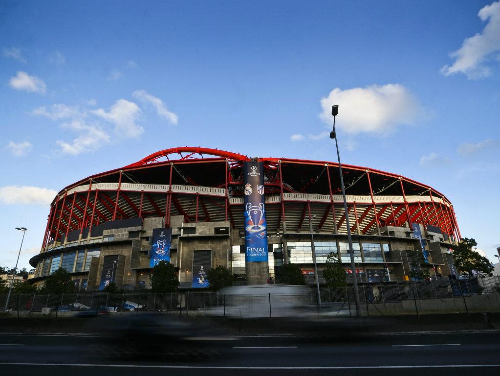 Estádio da Luz veste-se para a final da Champions