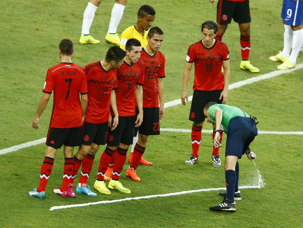 O spray dos árbitros no Mundial