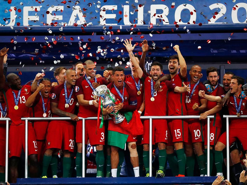 Há sete anos Portugal conquistava o Europeu: onde estão os 23 campeões? -  SIC Notícias