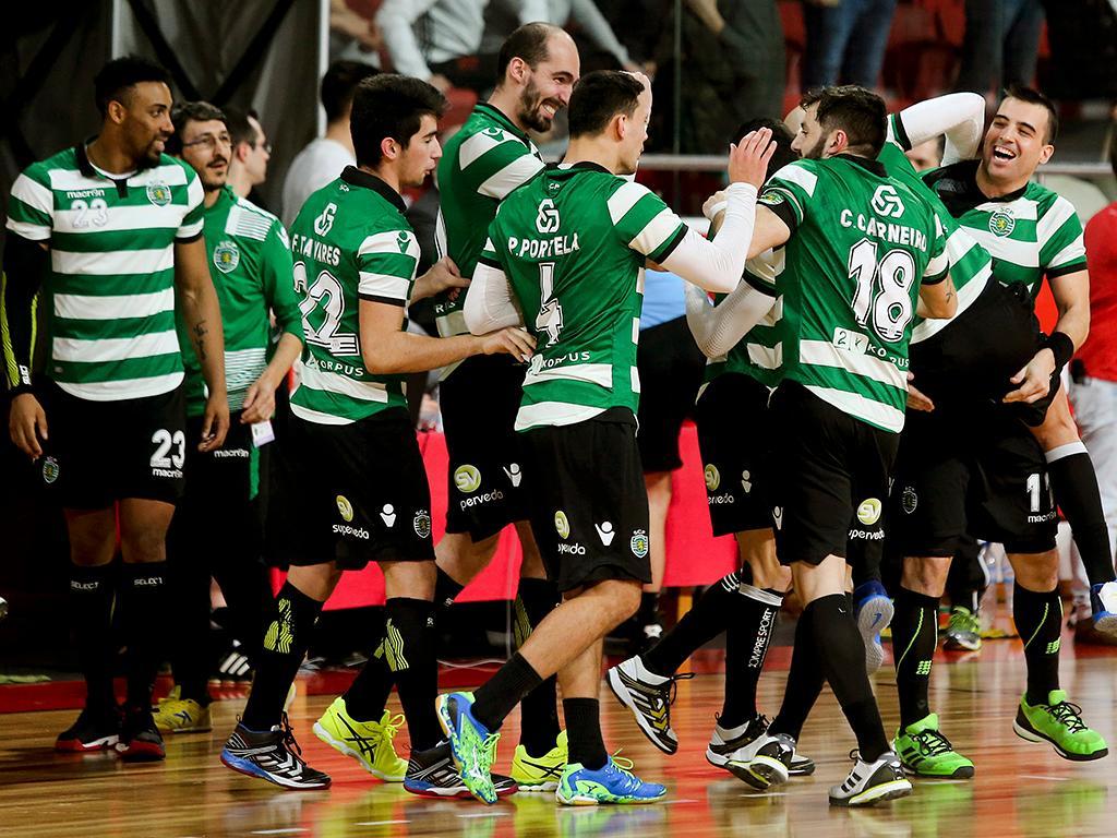 Andebol: Sporting vence Benfica na Luz e mantém pleno de vitórias - CNN  Portugal