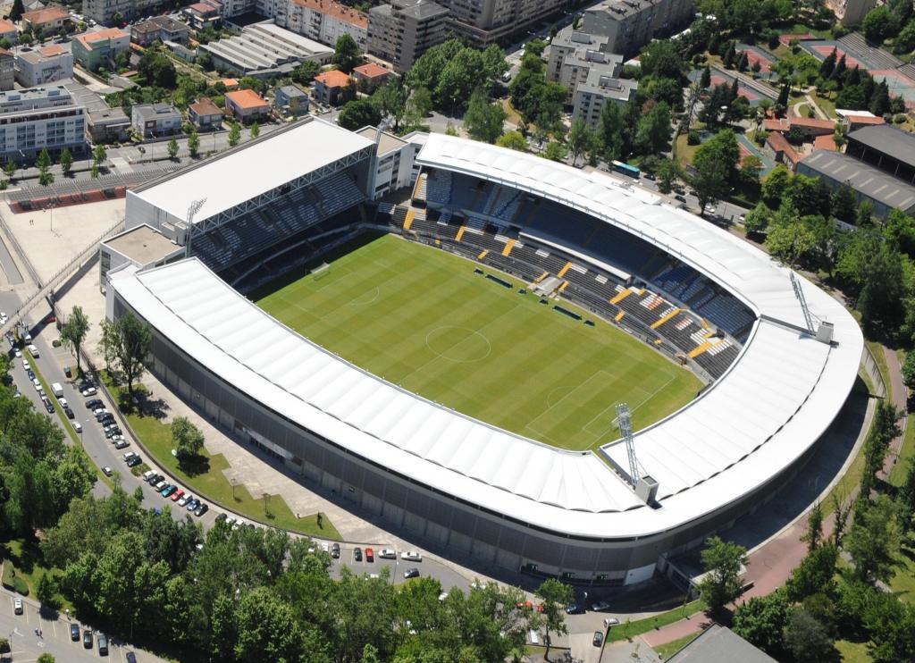 4º: Estádio D. Afonso Henriques, V. Guimarães. Média na Liga 2016/17: 16.613 espectadores.