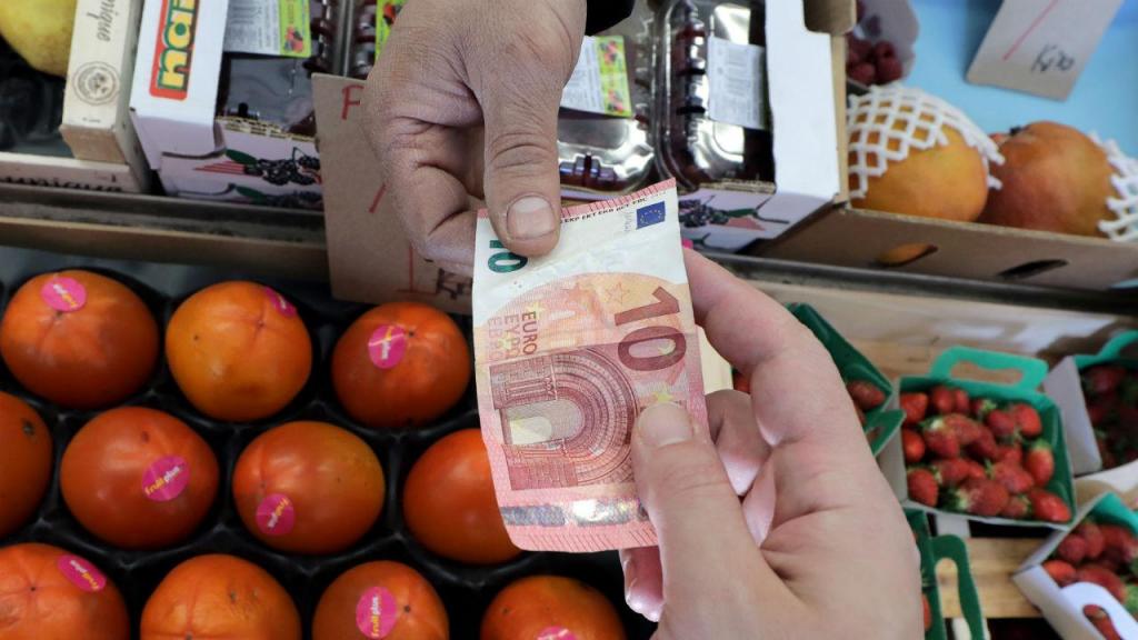 Governo aprova subida do salário mínimo para 665 euros - CNN Portugal