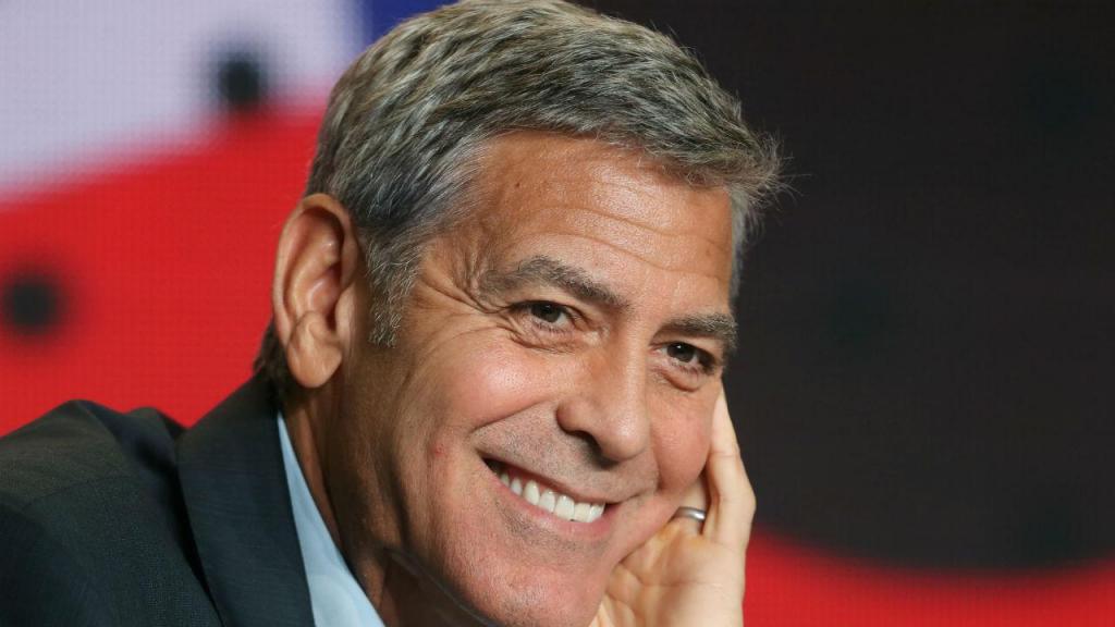1 - George Clooney é o ator mais bem pago do mundo. Clooney, de 57 anos, arrecadou 278 milhões de euros entre junho de 2017 e junho de 2018, marcando os maiores ganhos da sua carreira de 35 anos no cinema e na televisão, de acordo com a Forbes.
