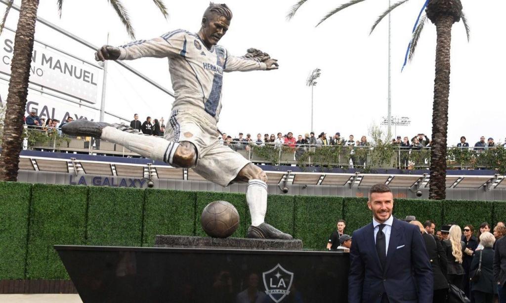 A estátua de David Beckham em Los Angeles (Reuters)