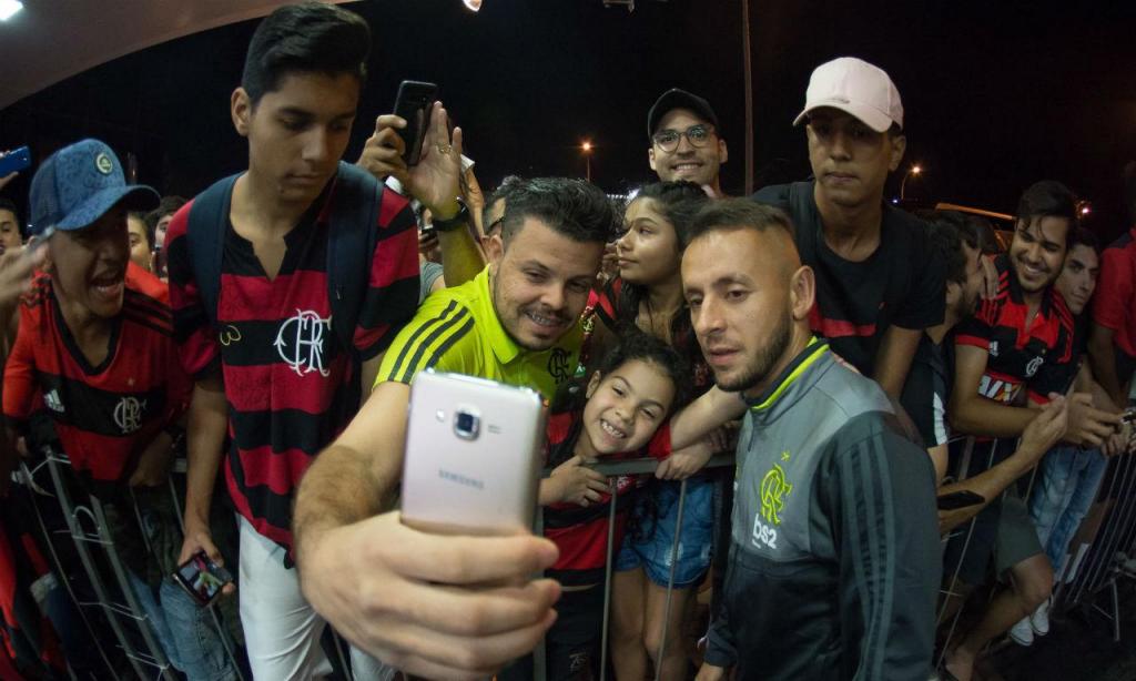 Flamengo recebido em euforia em Brasília