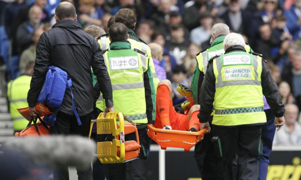 Hugo Lloris sai lesionado no Brighton-Tottenham (AP)