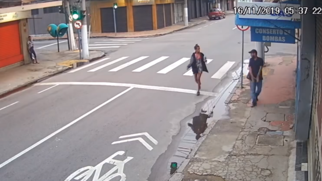 Homem matou a tiro sem-abrigo em rua de Niterói, no Brasil 