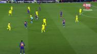 VÍDEO: jogada do Barcelona termina com árbitro mal tratado