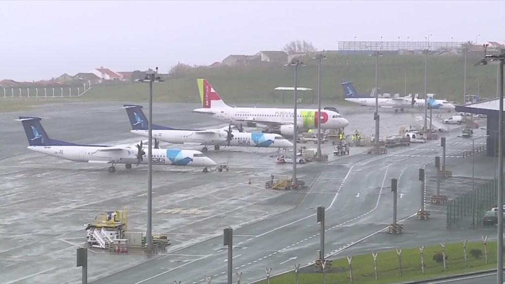Mais de mil passageiros retidos no Aeroporto de Ponta Delgada