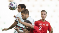 Diogo Queirós cabeceia para o 1-0 no Portugal-Suíça, do Euro sub-21 (Peter Klaunzer/EPA)