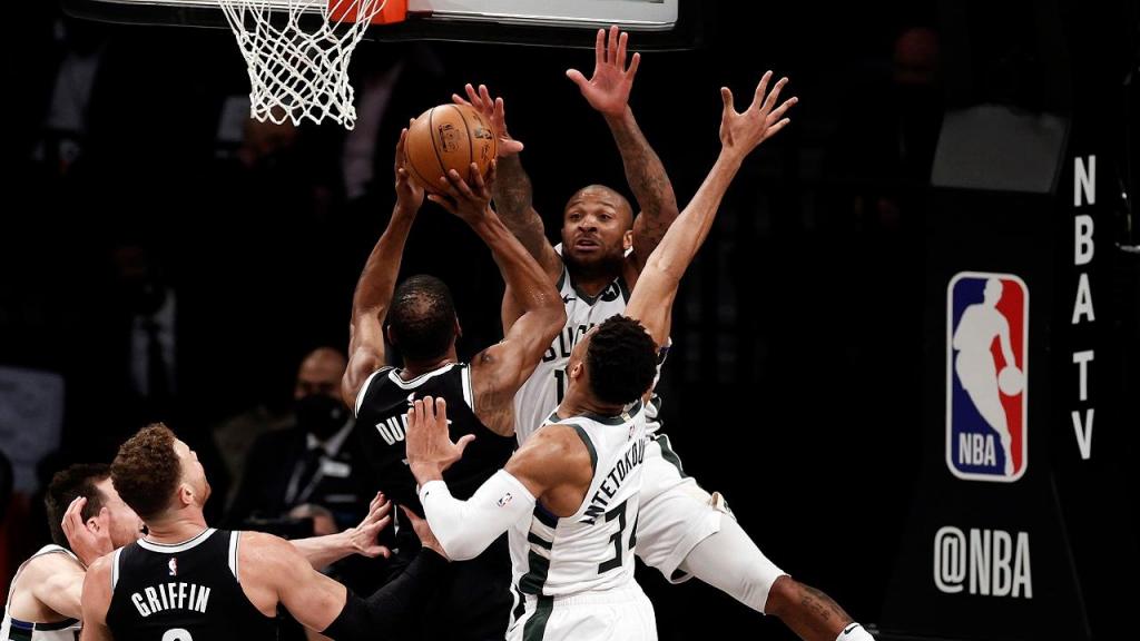 Brooklyn Nets-Milwaukee Bucks (AP Photo/Adam Hunger)

