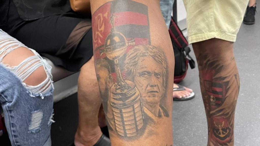 Adepto do Flamengo tem tatuagem de Jesus (foto: André Gallindo)