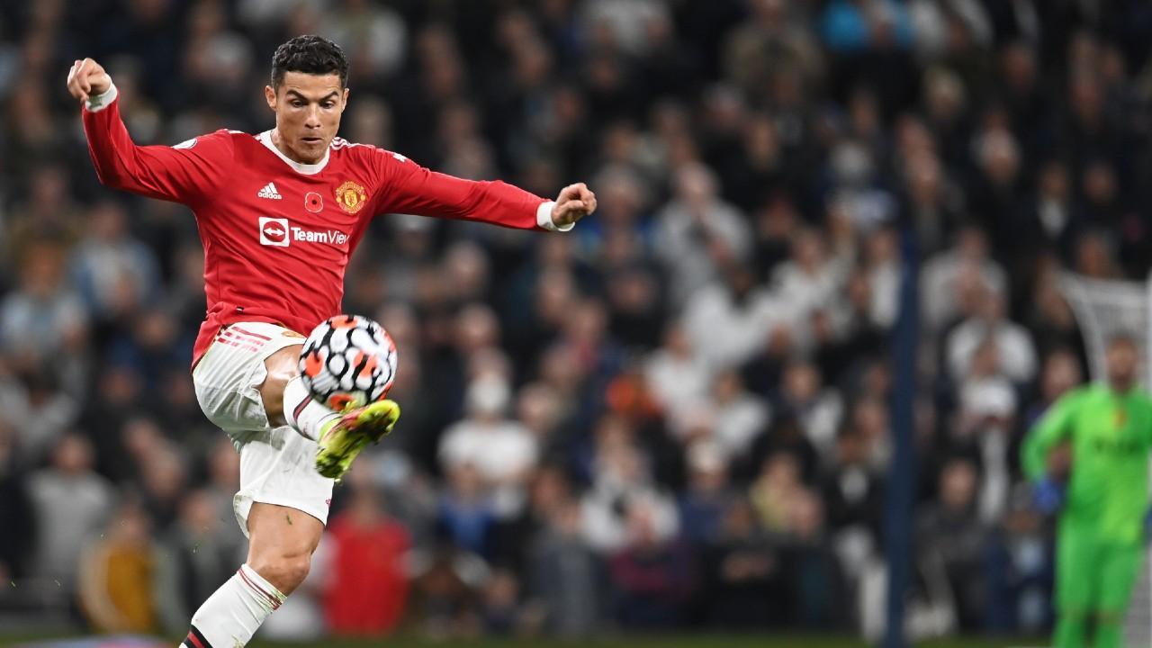 Cristiano Ronaldo 'chora a rir' com críticas de jornalista espanhol à Bola  de Ouro de Messi