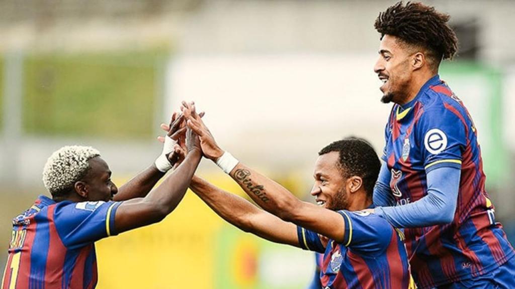 II Liga: Wellington Carvalho e João Batxi marcaram os golos da vitória do Desportivo de Chaves ante o Nacional (Liga)