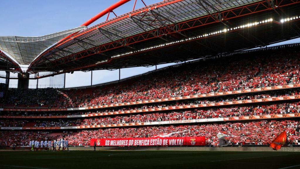 Benfica entra a perder na Champions: a partir de agora, é lutar contra a  história - CNN Portugal