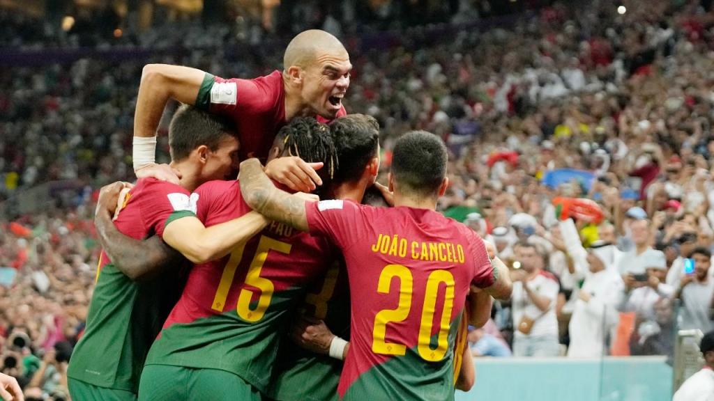 Portugal festeja o 2-0 ante o Uruguai