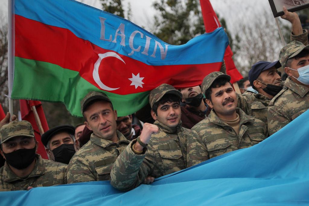 Invasão da Arménia por parte do Azerbaijão “não pode ser excluída”. Mas  primeiro Baku vai aproveitar a fuga em massa dos arménios para  'azerbaijanizar' o Nagorno-Karabakh - CNN Portugal