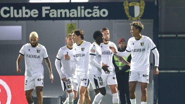 Famalicão-Estoril: golos na primeira parte e empate no final