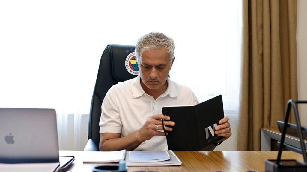 José Mourinho (twitter Fenerbahçe)