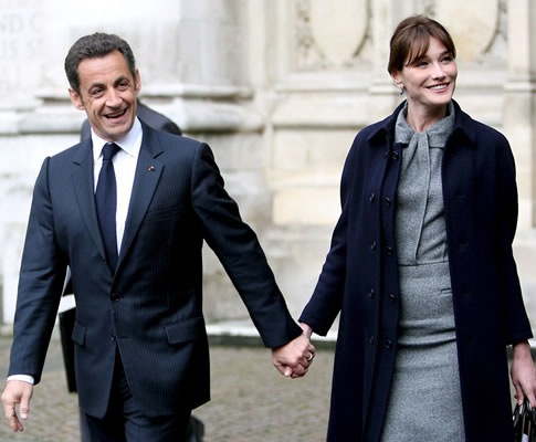 Sarkozy e Carla Bruni em visita oficial ao Reino Unido (EPA)